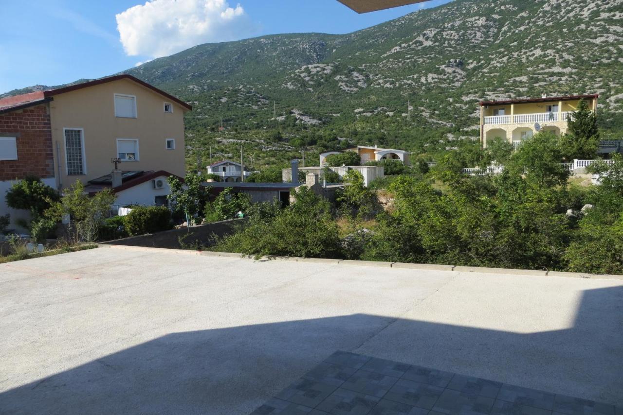 Mungos Apartment Cesarica Exterior foto